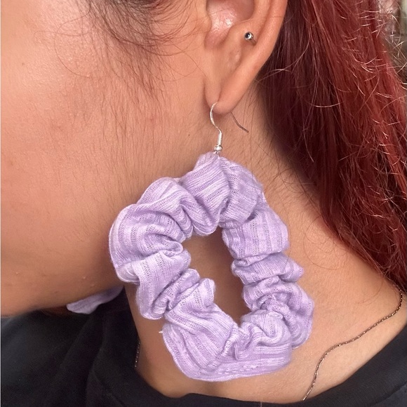 Scrunchie Earrings 🩷 - Picture 4 of 4